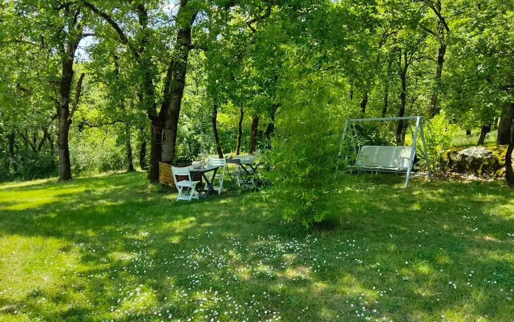 Bed and Breakfast Le Colombie Gouleme Concores 0*,  Francja